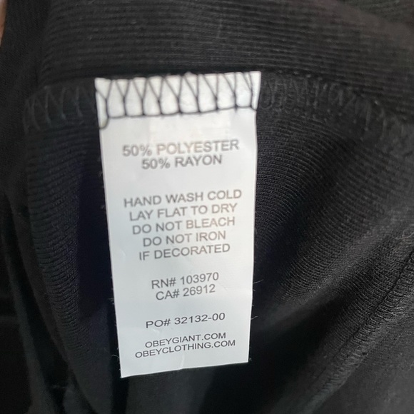 OBEY Propaganda black tee / sweatshirt - Picture 4 of 5